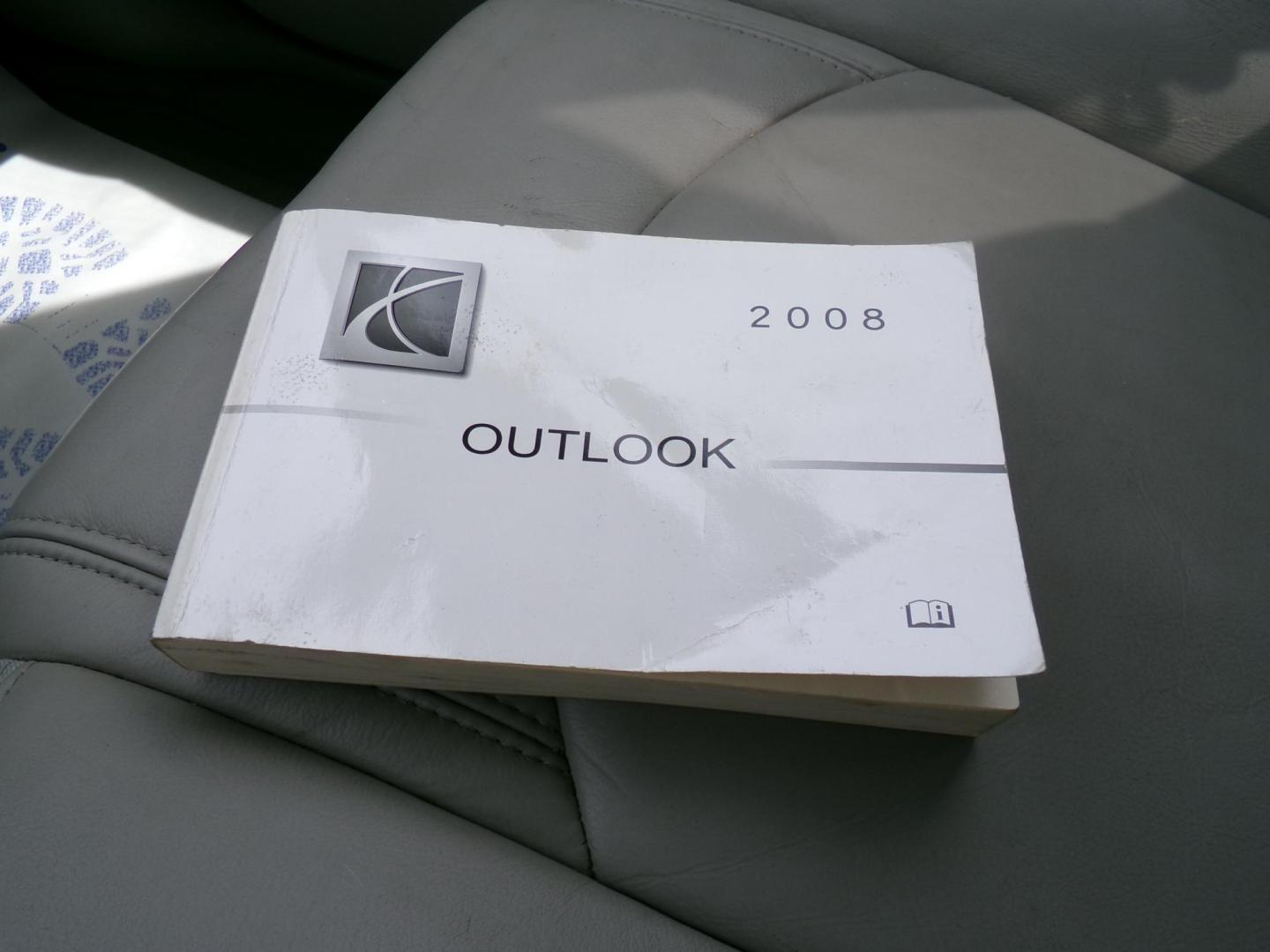 2008 White /Gray Saturn Outlook XR FWD (5GZER23728J) with an 3.6L V6 DOHC 24V engine, 6-Speed Automatic Overdrive transmission, located at 401 First NE, Bearden, AR, 71720, (870) 687-3414, 33.726528, -92.611519 - Photo#14