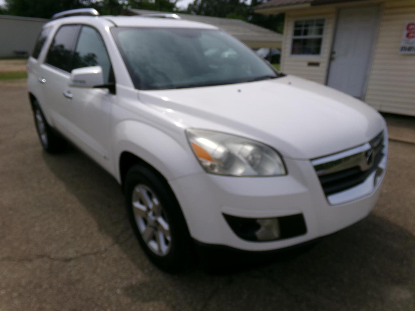 2008 White /Gray Saturn Outlook XR FWD (5GZER23728J) with an 3.6L V6 DOHC 24V engine, 6-Speed Automatic Overdrive transmission, located at 401 First NE, Bearden, AR, 71720, (870) 687-3414, 33.726528, -92.611519 - Photo#22