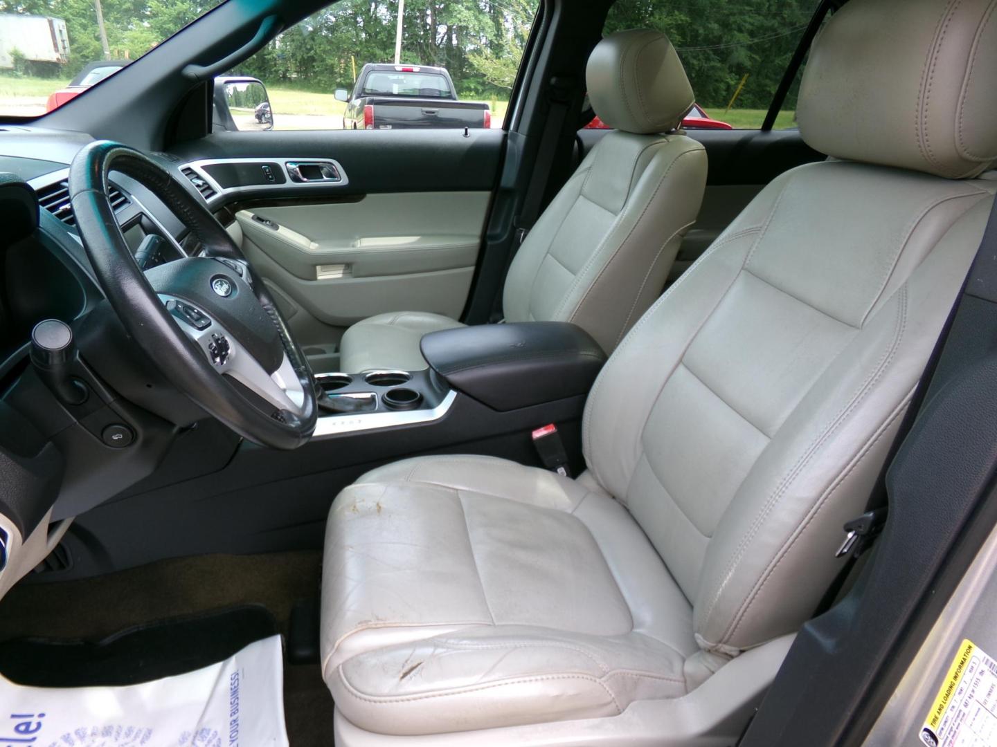 2013 Moondust Silver Metallic /Gray Ford Explorer Limited FWD (1FM5K7F83DG) with an 3.5L V6 DOHC 24V engine, 6-Speed Automatic transmission, located at 401 First NE, Bearden, AR, 71720, (870) 687-3414, 33.726528, -92.611519 - Photo#8