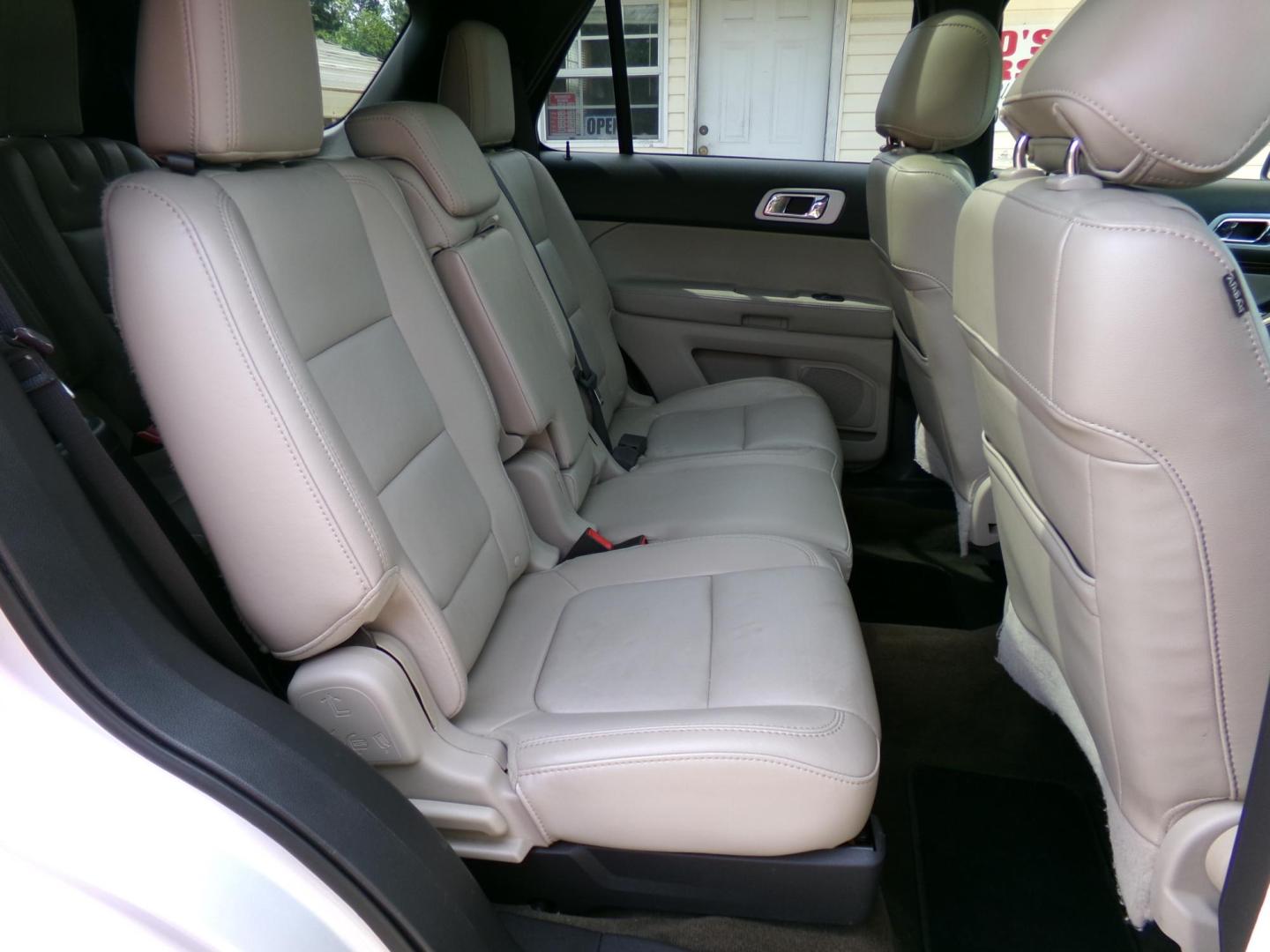 2013 Moondust Silver Metallic /Gray Ford Explorer Limited FWD (1FM5K7F83DG) with an 3.5L V6 DOHC 24V engine, 6-Speed Automatic transmission, located at 401 First NE, Bearden, AR, 71720, (870) 687-3414, 33.726528, -92.611519 - Photo#17