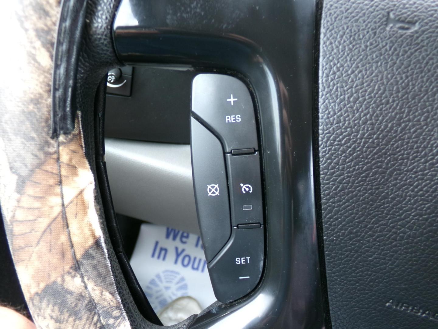2013 Magna Steel Metallic /Gray Chevrolet Silverado 1500 LS Crew Cab Short Box 2WD (3GCPCREA9DG) with an 4.8L V8 OHV 16V engine, 6-Speed Automatic transmission, located at 401 First NE, Bearden, AR, 71720, (870) 687-3414, 33.726528, -92.611519 - Photo#10