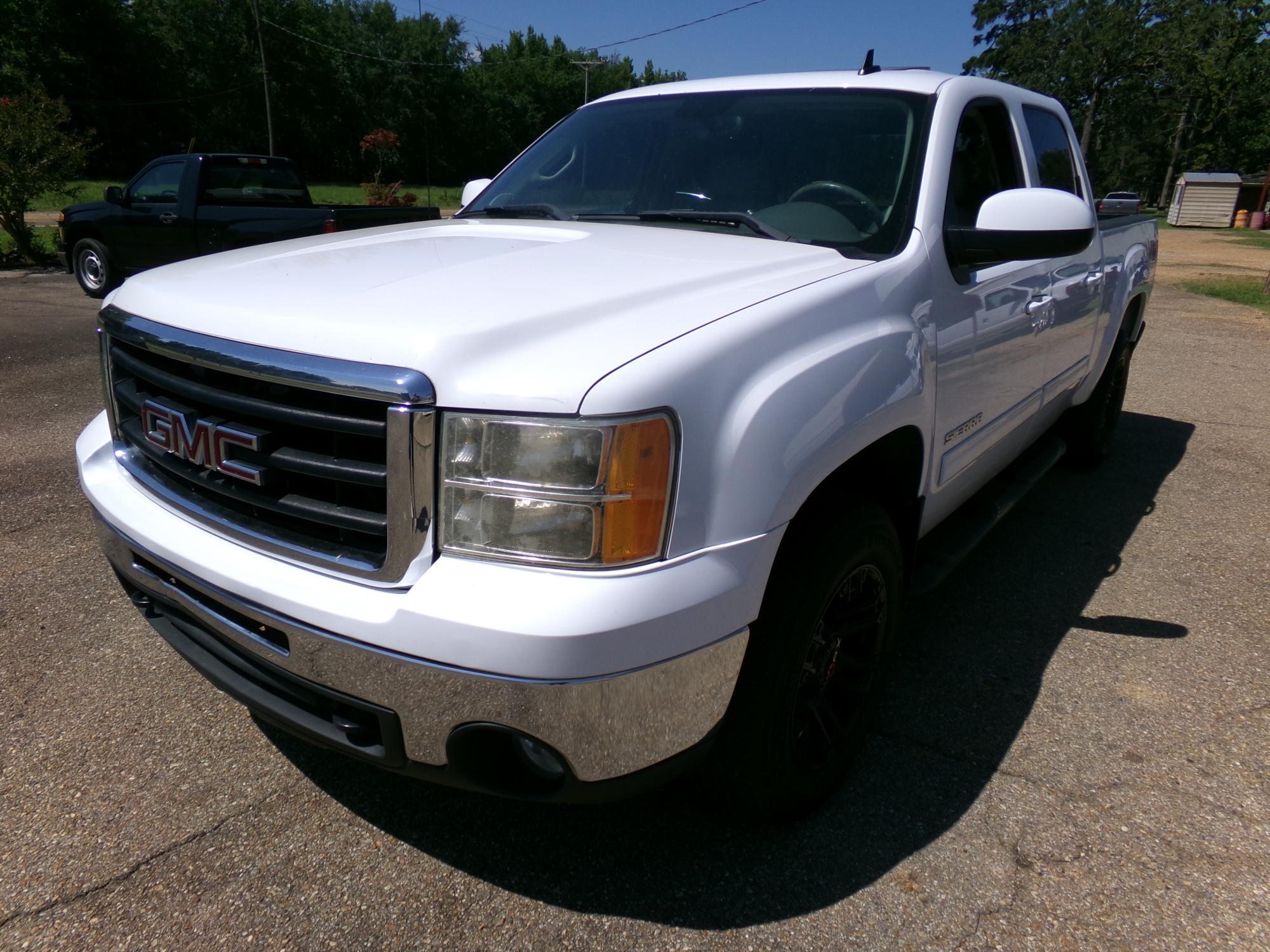 photo of 2011 GMC Sierra 1500 SLT Crew Cab 4WD