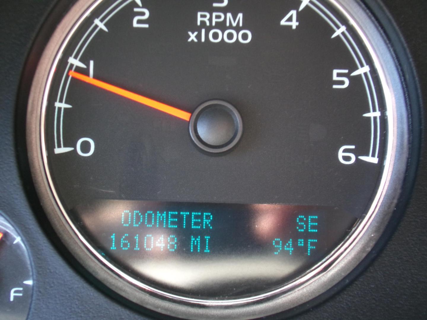 2011 White /Gray GMC Sierra 1500 SLT Crew Cab 4WD (3GTP2WE38BG) with an 5.3L V8 OHV 16V FFV engine, 4-Speed Automatic transmission, located at 401 First NE, Bearden, AR, 71720, (870) 687-3414, 33.726528, -92.611519 - Photo#9