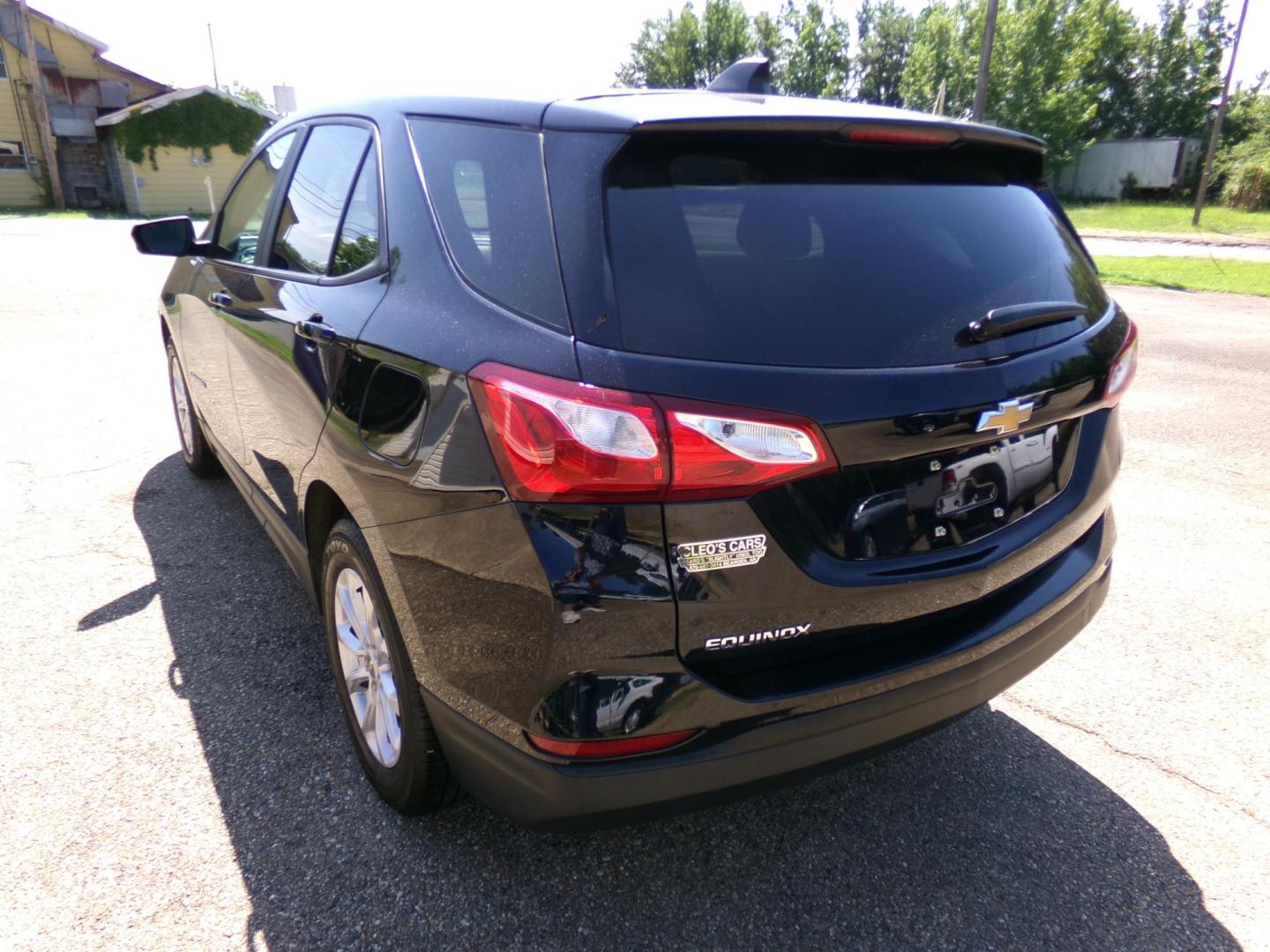 2021 Darkmoon Blue Metallic /Black Chevrolet Equinox LS 2WD (3GNAXHEV9MS) with an 1.5L L4 DOHC 16V TURBO engine, 6A transmission, located at 401 First NE, Bearden, AR, 71720, (870) 687-3414, 33.726528, -92.611519 - Photo#2