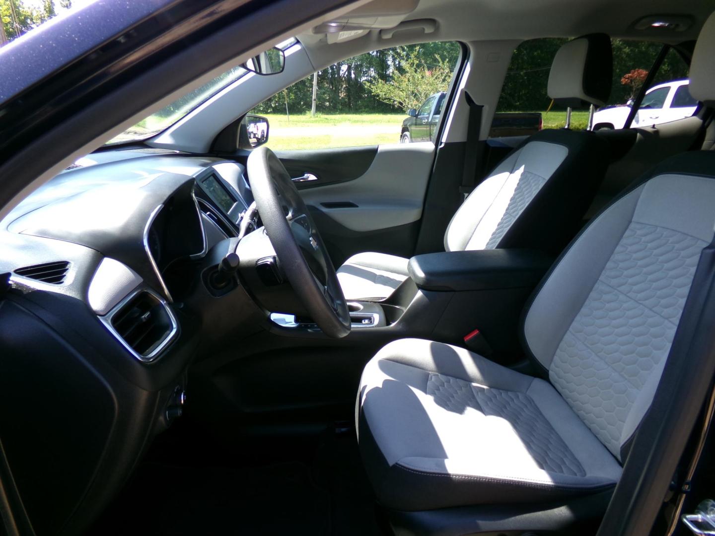 2021 Darkmoon Blue Metallic /Black Chevrolet Equinox LS 2WD (3GNAXHEV9MS) with an 1.5L L4 DOHC 16V TURBO engine, 6A transmission, located at 401 First NE, Bearden, AR, 71720, (870) 687-3414, 33.726528, -92.611519 - Photo#6