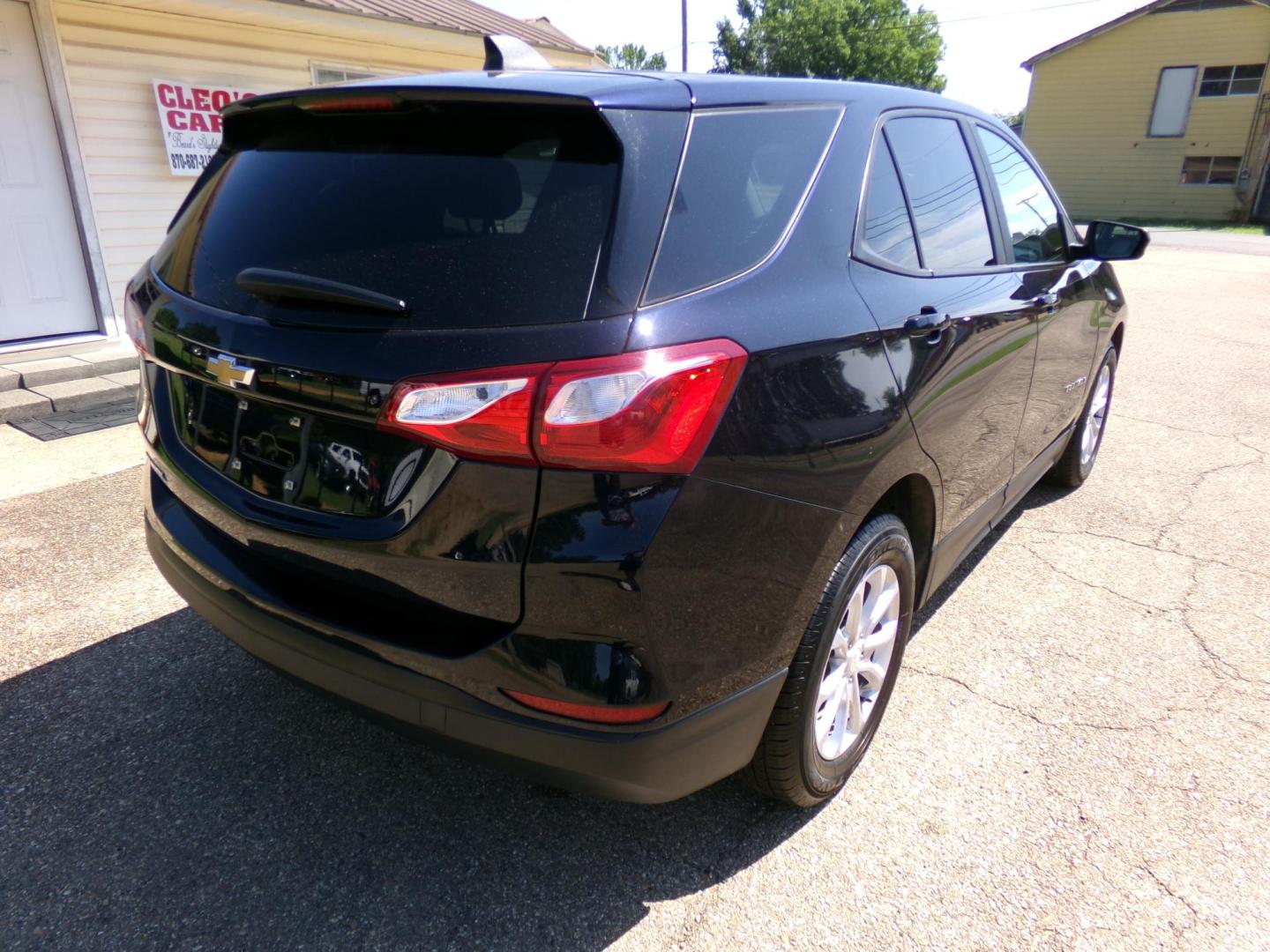 2021 Darkmoon Blue Metallic /Black Chevrolet Equinox LS 2WD (3GNAXHEV9MS) with an 1.5L L4 DOHC 16V TURBO engine, 6A transmission, located at 401 First NE, Bearden, AR, 71720, (870) 687-3414, 33.726528, -92.611519 - Photo#16