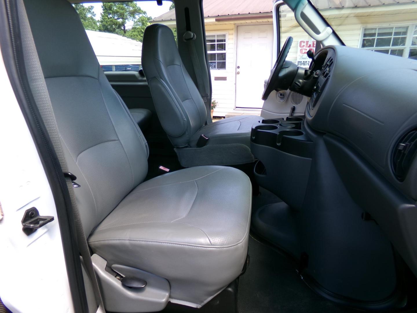 2008 White /Gray Ford E-Series Wagon E-150 XL (1FMNE11W68D) with an 4.6L V8 SOHC 16V engine, 4-Speed Automatic transmission, located at 401 First NE, Bearden, AR, 71720, (870) 687-3414, 33.726528, -92.611519 - Photo#12