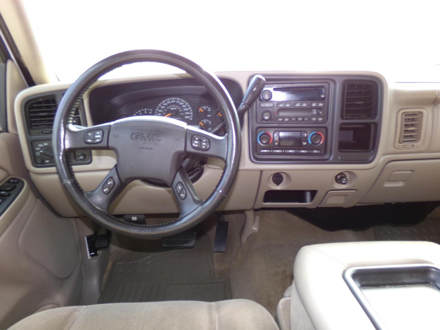 2006 Olympic White /Tan GMC Sierra 1500 SLE Crew Cab 4WD (2GTEK13Z361) with an 5.3L V8 OHV 16V FFV engine, 4-Speed Automatic Overdrive transmission, located at 401 First NE, Bearden, AR, 71720, (870) 687-3414, 33.726528, -92.611519 - Photo#17