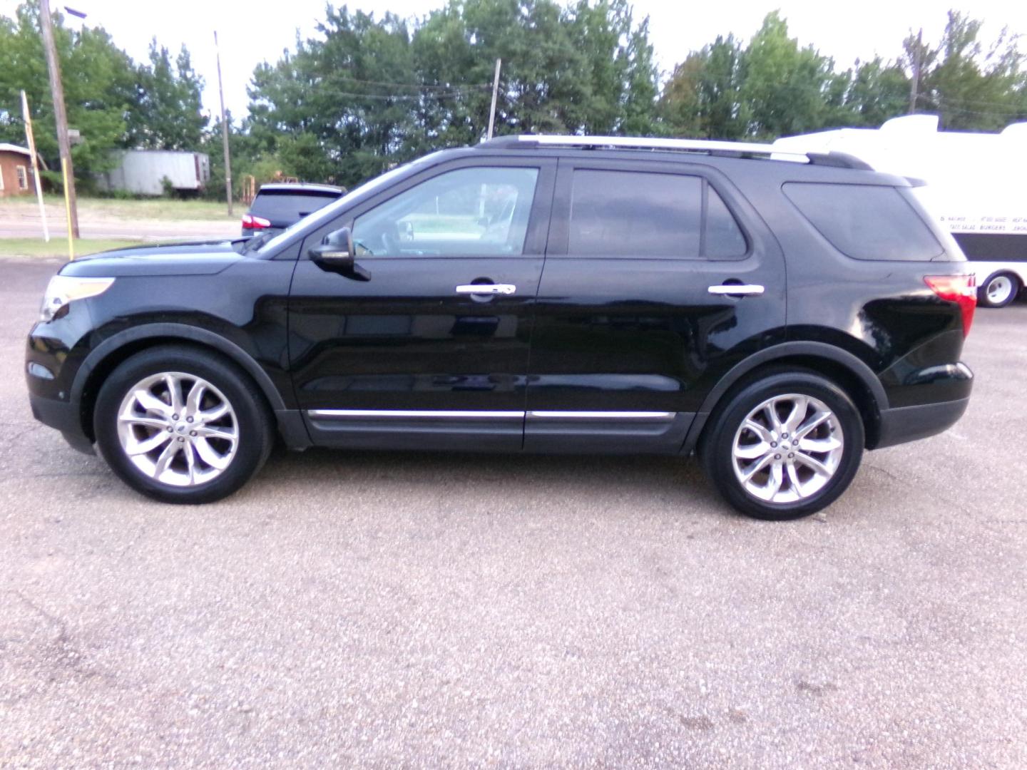 2012 Tuxedo Black Metallic /Black/Brown Ford Explorer Limited FWD (1FMHK7F86CG) with an 3.5L V6 DOHC 24V engine, 6-Speed Automatic transmission, located at 401 First NE, Bearden, AR, 71720, (870) 687-3414, 33.726528, -92.611519 - Photo#1