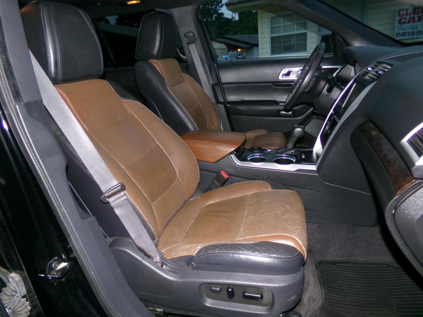 2012 Tuxedo Black Metallic /Black/Brown Ford Explorer Limited FWD (1FMHK7F86CG) with an 3.5L V6 DOHC 24V engine, 6-Speed Automatic transmission, located at 401 First NE, Bearden, AR, 71720, (870) 687-3414, 33.726528, -92.611519 - Photo#20