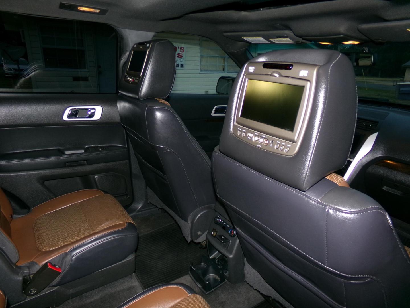 2012 Tuxedo Black Metallic /Black/Brown Ford Explorer Limited FWD (1FMHK7F86CG) with an 3.5L V6 DOHC 24V engine, 6-Speed Automatic transmission, located at 401 First NE, Bearden, AR, 71720, (870) 687-3414, 33.726528, -92.611519 - Photo#21
