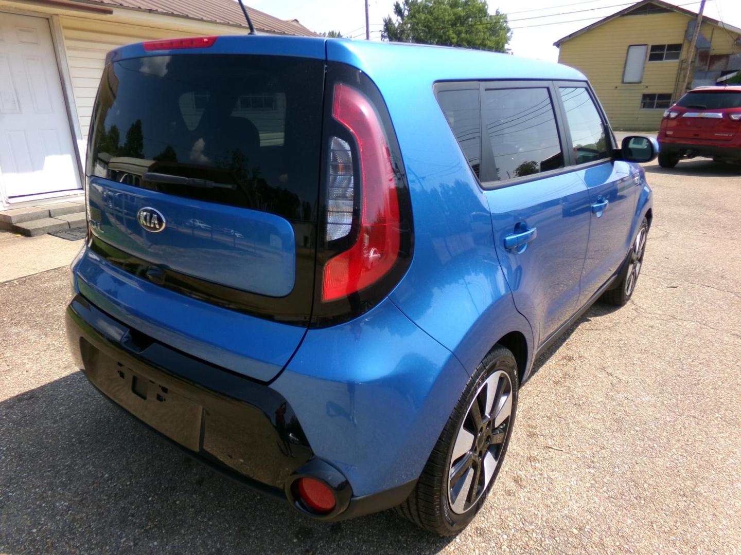2016 Carribean Blue Metallic /Black Kia Soul + (KNDJP3A50G7) with an 2.0L L4 DOHC 16V engine, 6A transmission, located at 401 First NE, Bearden, AR, 71720, (870) 687-3414, 33.726528, -92.611519 - Photo#2