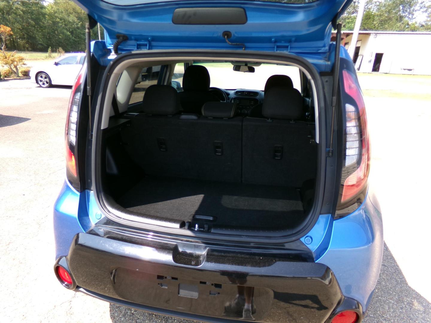 2016 Carribean Blue Metallic /Black Kia Soul + (KNDJP3A50G7) with an 2.0L L4 DOHC 16V engine, 6A transmission, located at 401 First NE, Bearden, AR, 71720, (870) 687-3414, 33.726528, -92.611519 - Photo#3