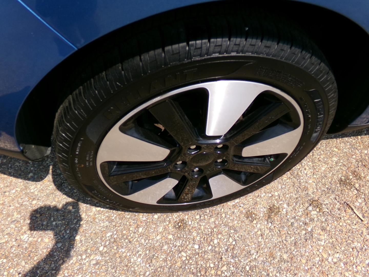 2016 Carribean Blue Metallic /Black Kia Soul + (KNDJP3A50G7) with an 2.0L L4 DOHC 16V engine, 6A transmission, located at 401 First NE, Bearden, AR, 71720, (870) 687-3414, 33.726528, -92.611519 - Photo#4