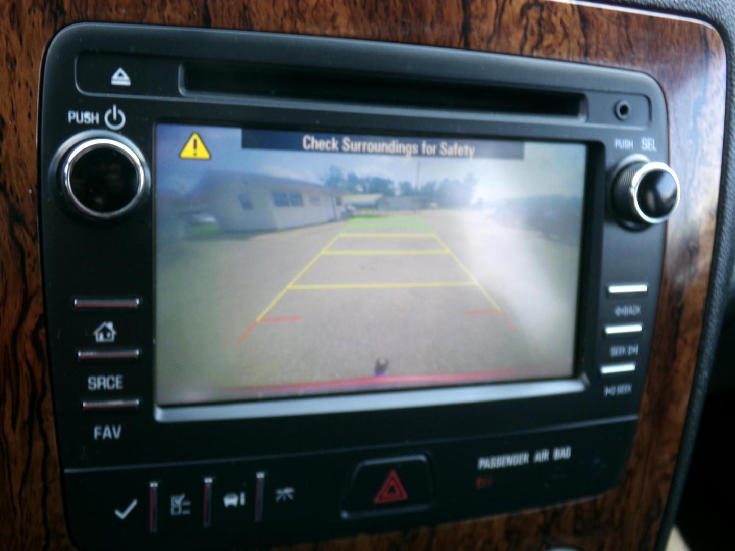 2014 Maroon /Black Chevrolet Traverse 1LT FWD (1GNKRGKD9EJ) with an 3.6L V6 DOHC 24V engine, 6-Speed Automatic transmission, located at 401 First NE, Bearden, AR, 71720, (870) 687-3414, 33.726528, -92.611519 - Photo#10