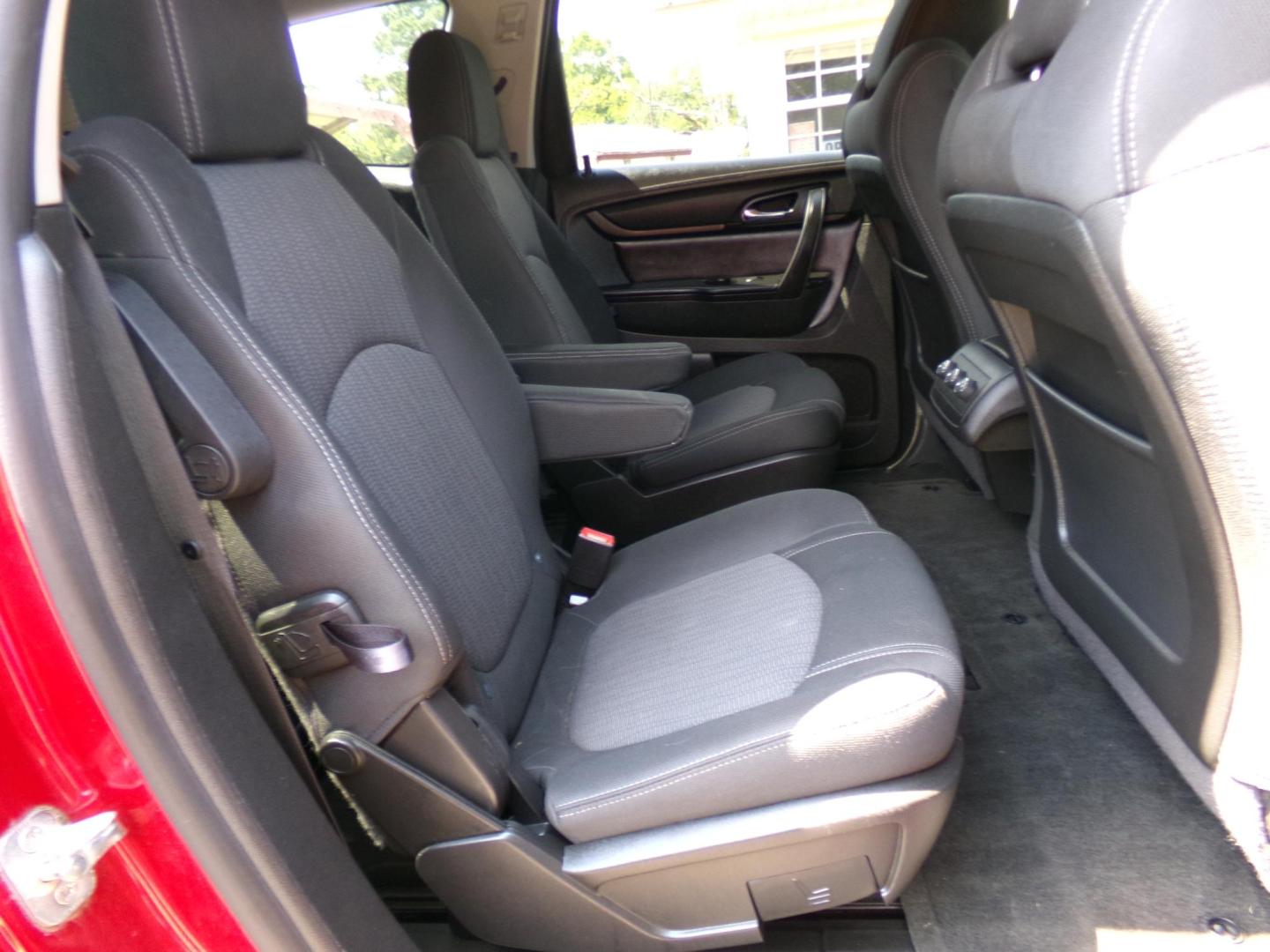 2014 Maroon /Black Chevrolet Traverse 1LT FWD (1GNKRGKD9EJ) with an 3.6L V6 DOHC 24V engine, 6-Speed Automatic transmission, located at 401 First NE, Bearden, AR, 71720, (870) 687-3414, 33.726528, -92.611519 - Photo#13