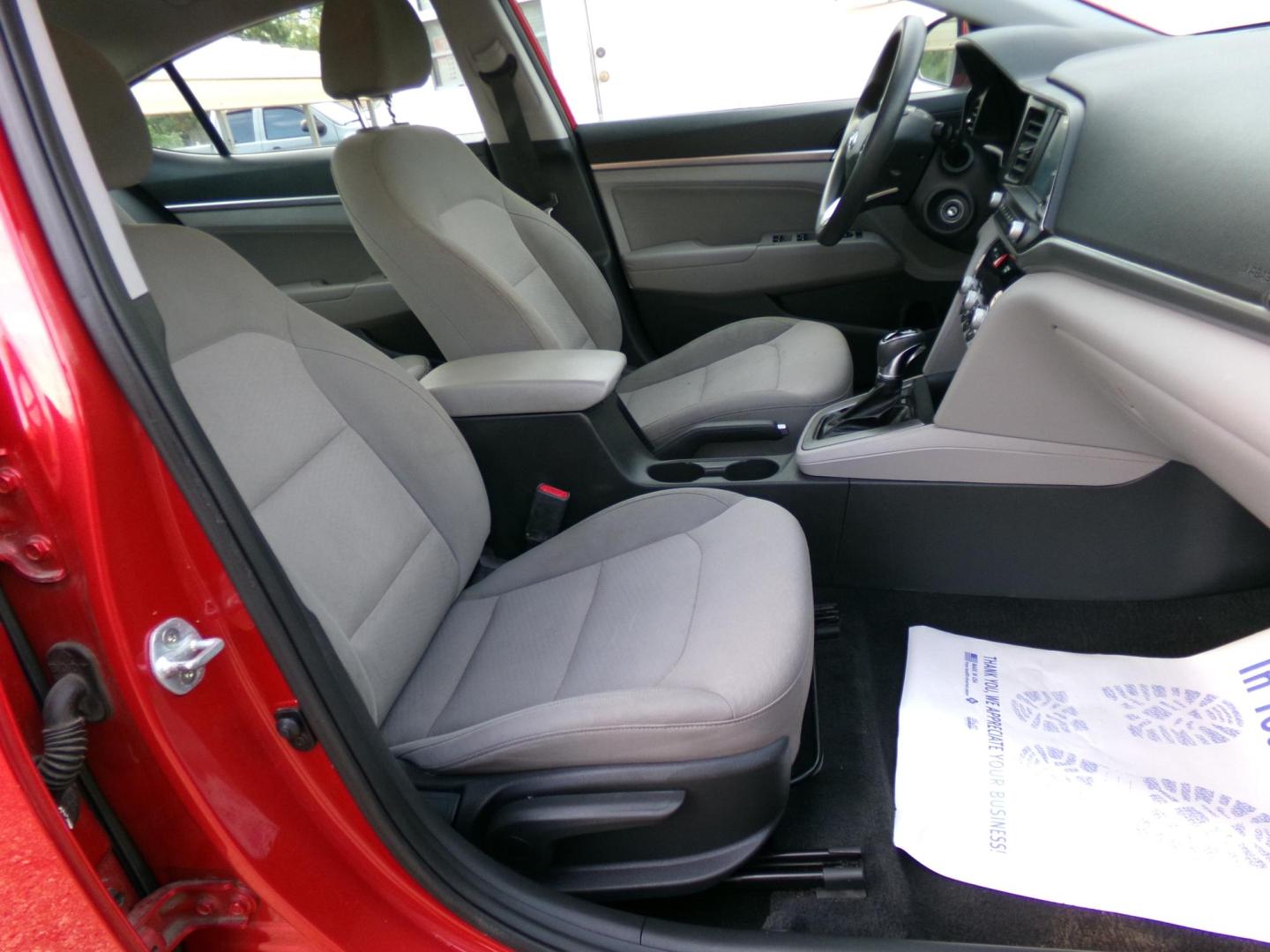 2020 Calypso Red Metallic /Black Hyundai Elantra Limited (5NPD84LF2LH) with an 1.8L L4 DOHC 16V engine, 6A transmission, located at 401 First NE, Bearden, AR, 71720, (870) 687-3414, 33.726528, -92.611519 - Photo#18