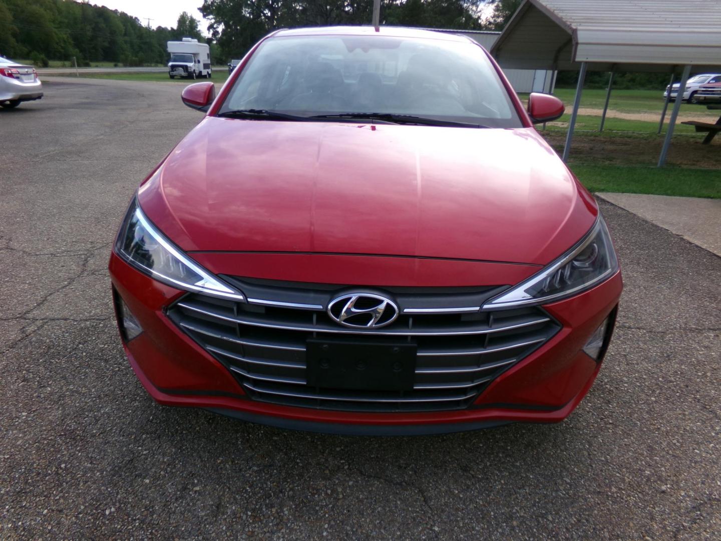 2020 Calypso Red Metallic /Black Hyundai Elantra Limited (5NPD84LF2LH) with an 1.8L L4 DOHC 16V engine, 6A transmission, located at 401 First NE, Bearden, AR, 71720, (870) 687-3414, 33.726528, -92.611519 - Photo#22