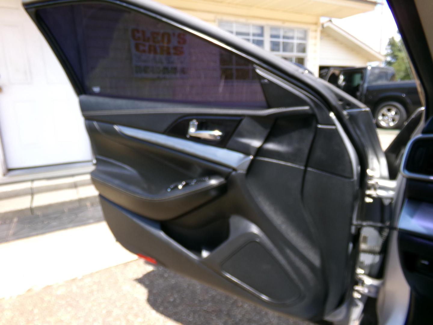 2019 Platinum Metallic /Black Nissan Maxima 3.5 SL (1N4AA6AV9KC) with an 3.5L V6 DOHC 24V engine, CVT transmission, located at 401 First NE, Bearden, AR, 71720, (870) 687-3414, 33.726528, -92.611519 - Photo#6
