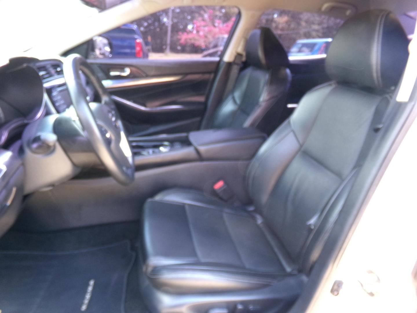2019 Platinum Metallic /Black Nissan Maxima 3.5 SL (1N4AA6AV9KC) with an 3.5L V6 DOHC 24V engine, CVT transmission, located at 401 First NE, Bearden, AR, 71720, (870) 687-3414, 33.726528, -92.611519 - Photo#7