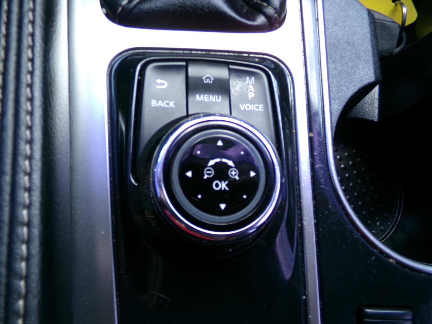 2019 Platinum Metallic /Black Nissan Maxima 3.5 SL (1N4AA6AV9KC) with an 3.5L V6 DOHC 24V engine, CVT transmission, located at 401 First NE, Bearden, AR, 71720, (870) 687-3414, 33.726528, -92.611519 - Photo#17