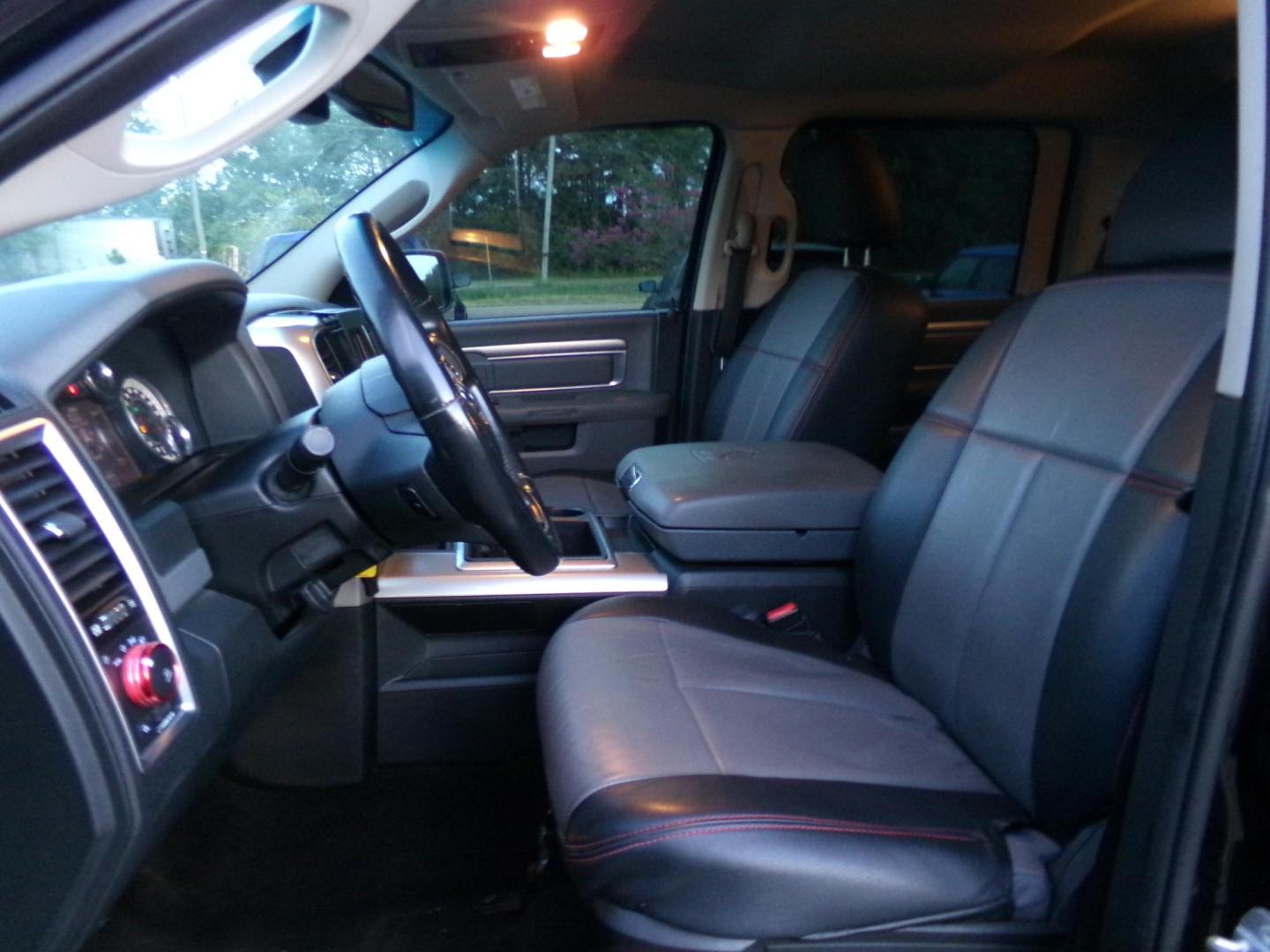 2015 Black /Black RAM 1500 SLT Crew Cab SWB 2WD (1C6RR6LT0FS) with an 5.7L V8 OHV 16V engine, 6-Speed Automatic transmission, located at 401 First NE, Bearden, AR, 71720, (870) 687-3414, 33.726528, -92.611519 - Photo#10