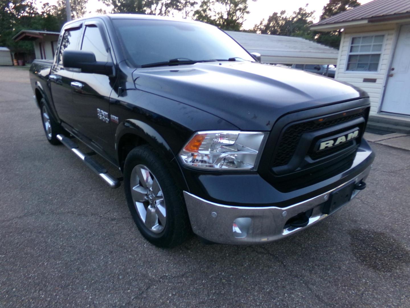 2015 Black /Black RAM 1500 SLT Crew Cab SWB 2WD (1C6RR6LT0FS) with an 5.7L V8 OHV 16V engine, 6-Speed Automatic transmission, located at 401 First NE, Bearden, AR, 71720, (870) 687-3414, 33.726528, -92.611519 - Photo#28