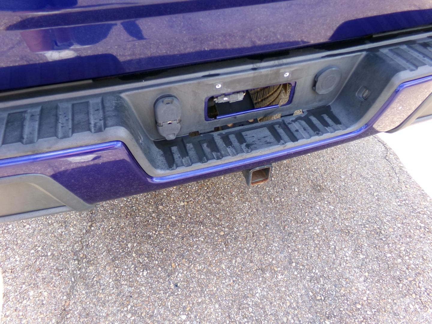 2016 Laser Blue Metallic /Black Chevrolet Colorado Z71 Crew Cab 4WD Long Box (1GCGTDE38G1) with an 3.6L V6 DOHC 24V GAS engine, 6A transmission, located at 401 First NE, Bearden, AR, 71720, (870) 687-3414, 33.726528, -92.611519 - Photo#4