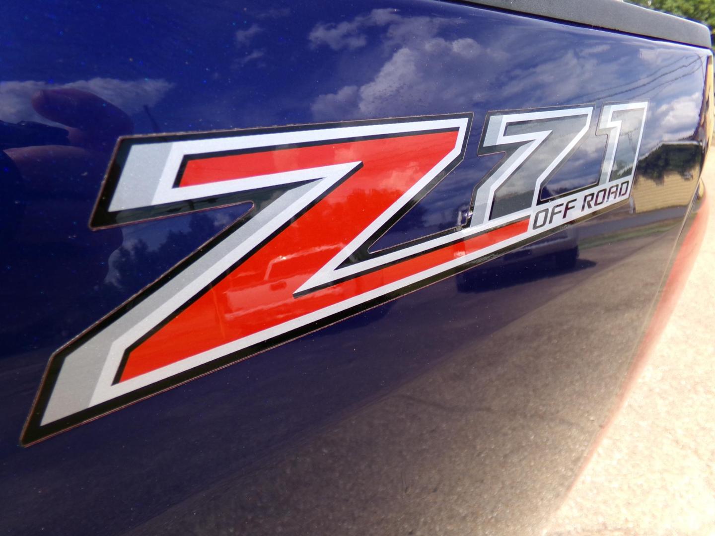 2016 Laser Blue Metallic /Black Chevrolet Colorado Z71 Crew Cab 4WD Long Box (1GCGTDE38G1) with an 3.6L V6 DOHC 24V GAS engine, 6A transmission, located at 401 First NE, Bearden, AR, 71720, (870) 687-3414, 33.726528, -92.611519 - Photo#5