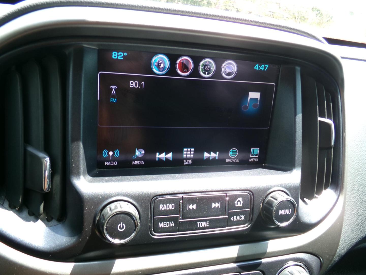 2016 Laser Blue Metallic /Black Chevrolet Colorado Z71 Crew Cab 4WD Long Box (1GCGTDE38G1) with an 3.6L V6 DOHC 24V GAS engine, 6A transmission, located at 401 First NE, Bearden, AR, 71720, (870) 687-3414, 33.726528, -92.611519 - Photo#14
