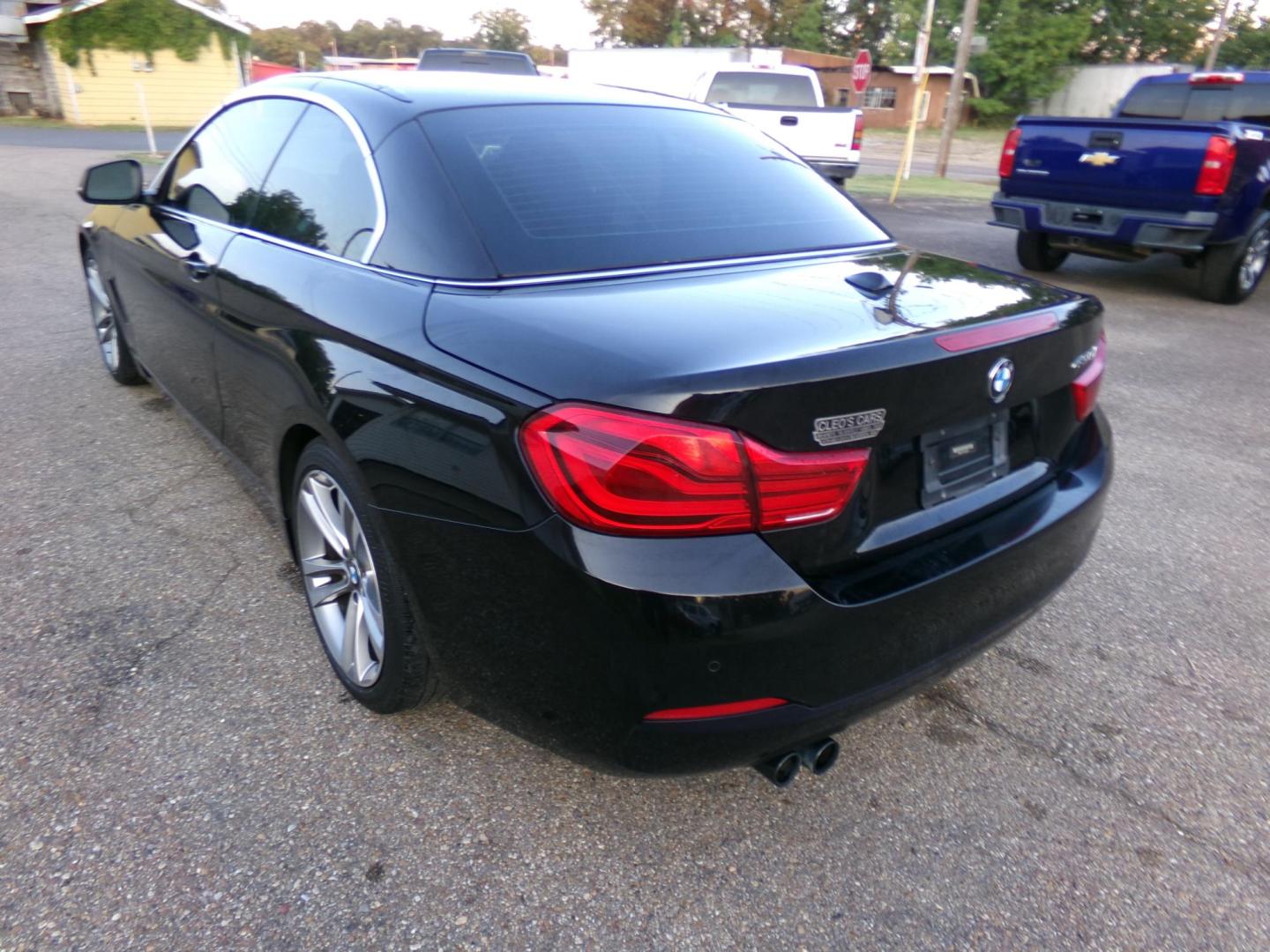 2018 Black /Black BMW 4-Series 430i SULEV Convertible (WBA4Z1C51JE) with an 2.0L L4 DOHC 16V engine, 8A transmission, located at 401 First NE, Bearden, AR, 71720, (870) 687-3414, 33.726528, -92.611519 - Photo#4
