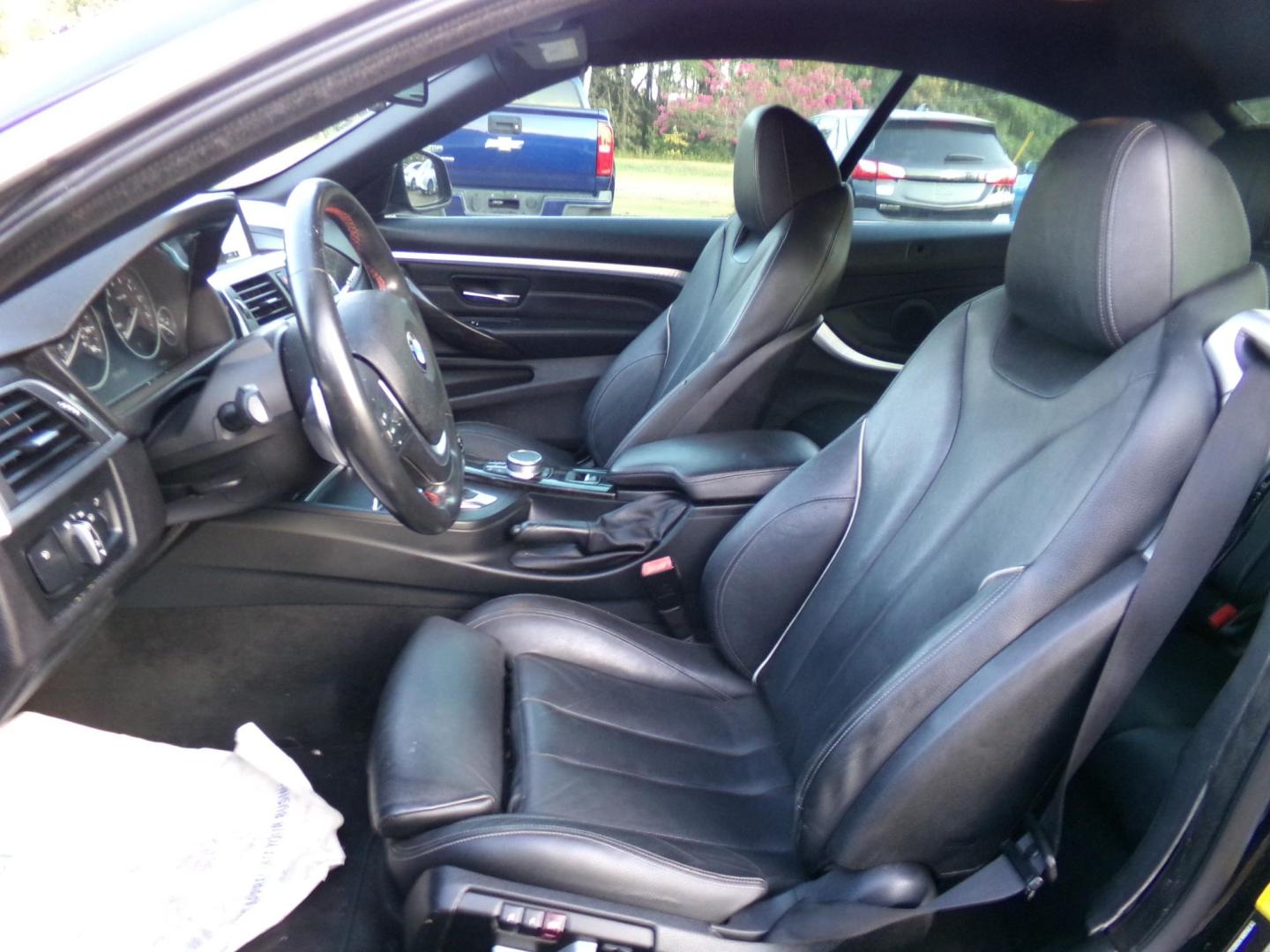 2018 Black /Black BMW 4-Series 430i SULEV Convertible (WBA4Z1C51JE) with an 2.0L L4 DOHC 16V engine, 8A transmission, located at 401 First NE, Bearden, AR, 71720, (870) 687-3414, 33.726528, -92.611519 - Photo#10
