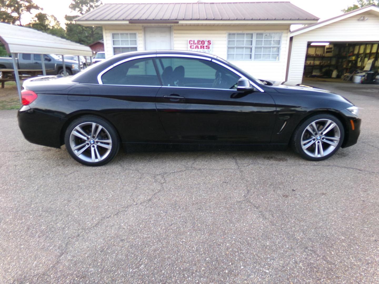 2018 Black /Black BMW 4-Series 430i SULEV Convertible (WBA4Z1C51JE) with an 2.0L L4 DOHC 16V engine, 8A transmission, located at 401 First NE, Bearden, AR, 71720, (870) 687-3414, 33.726528, -92.611519 - Photo#25