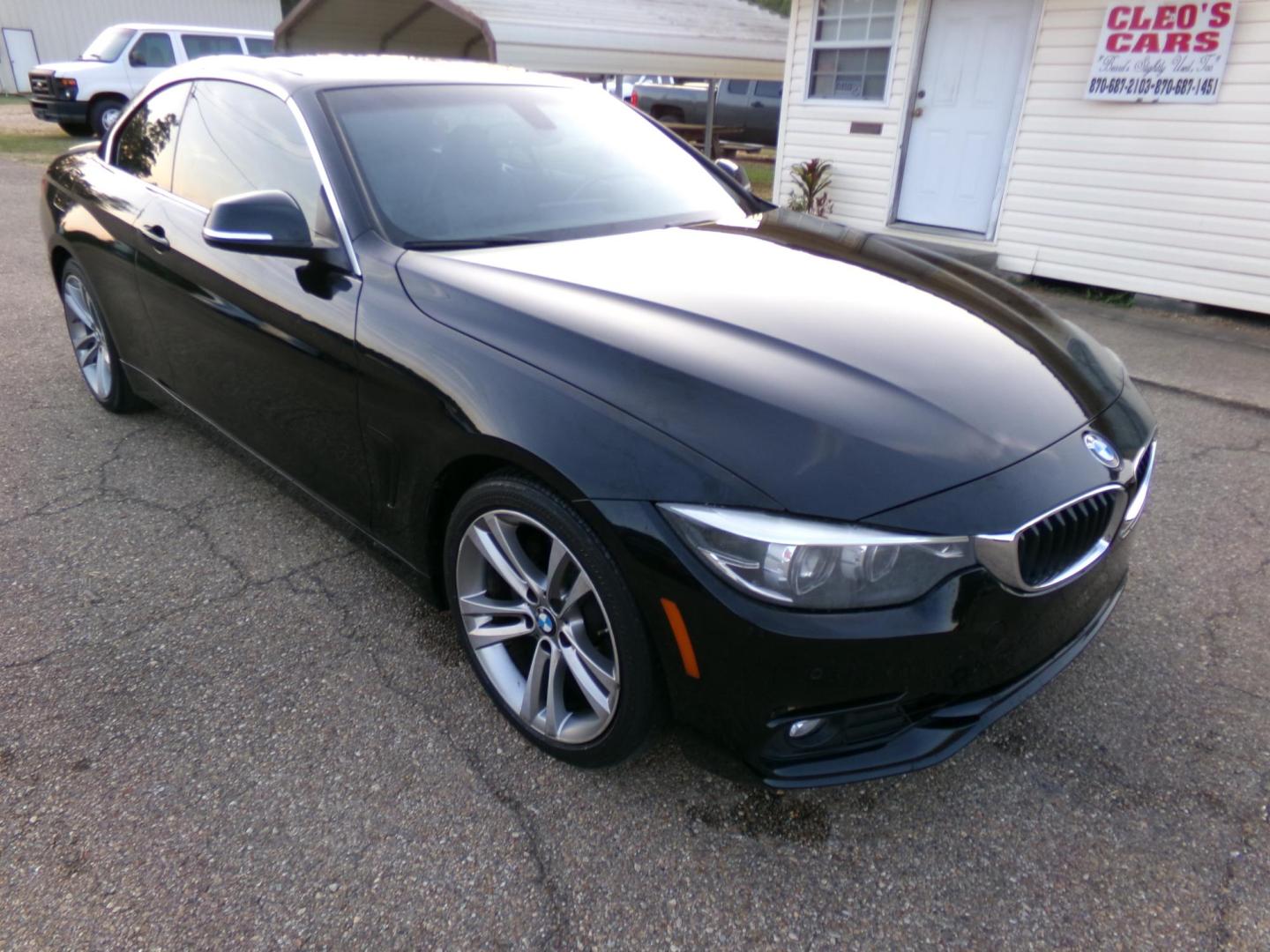 2018 Black /Black BMW 4-Series 430i SULEV Convertible (WBA4Z1C51JE) with an 2.0L L4 DOHC 16V engine, 8A transmission, located at 401 First NE, Bearden, AR, 71720, (870) 687-3414, 33.726528, -92.611519 - Photo#29