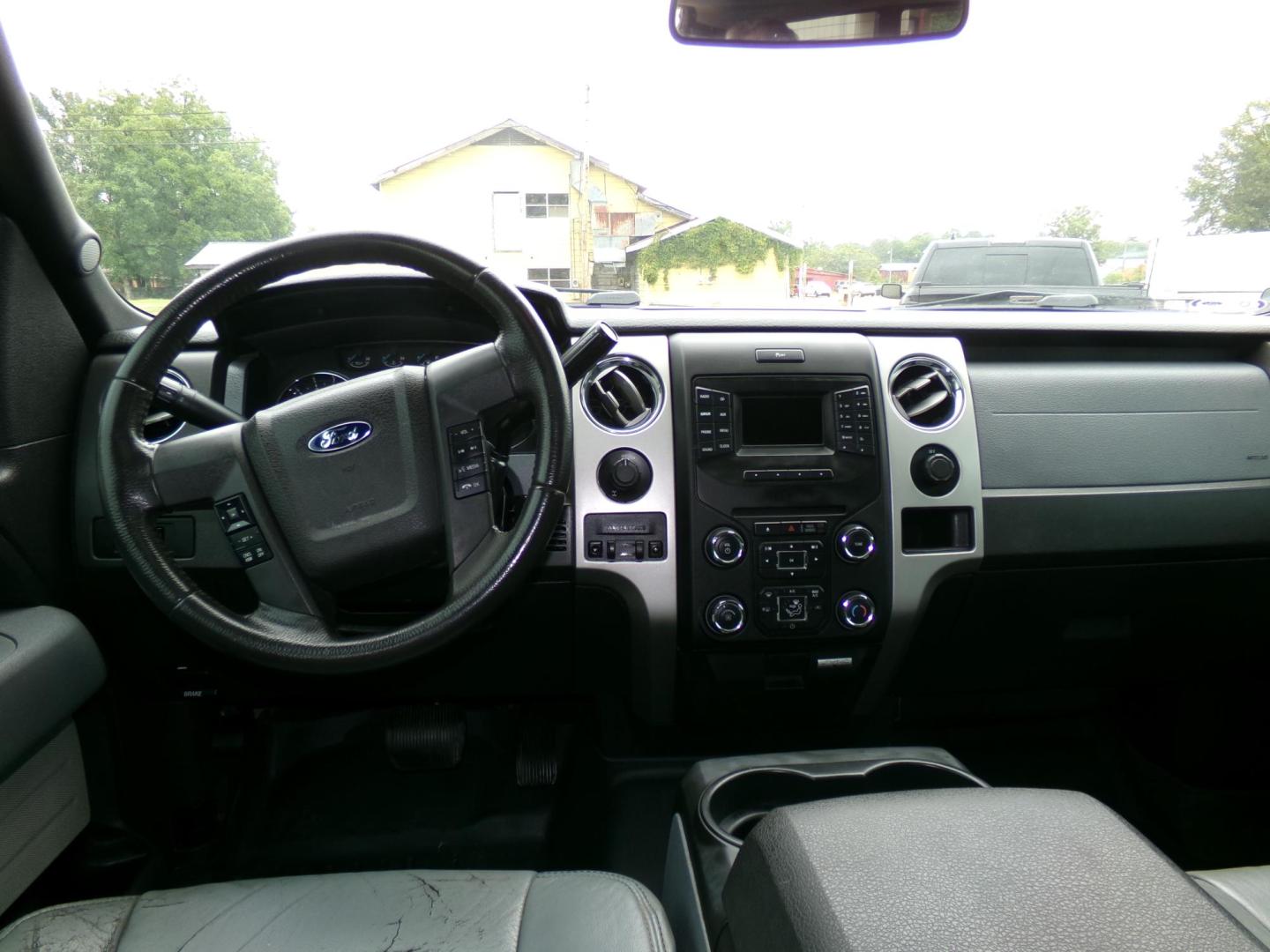 2014 Cinza Berlin Metallic /Gray Ford F-150 XLT SuperCrew 6.5-ft. Bed 2WD (1FTFW1CT0EK) with an 3.5L V6 TURBO engine, 6-Speed Automatic transmission, located at 401 First NE, Bearden, AR, 71720, (870) 687-3414, 33.726528, -92.611519 - Photo#21