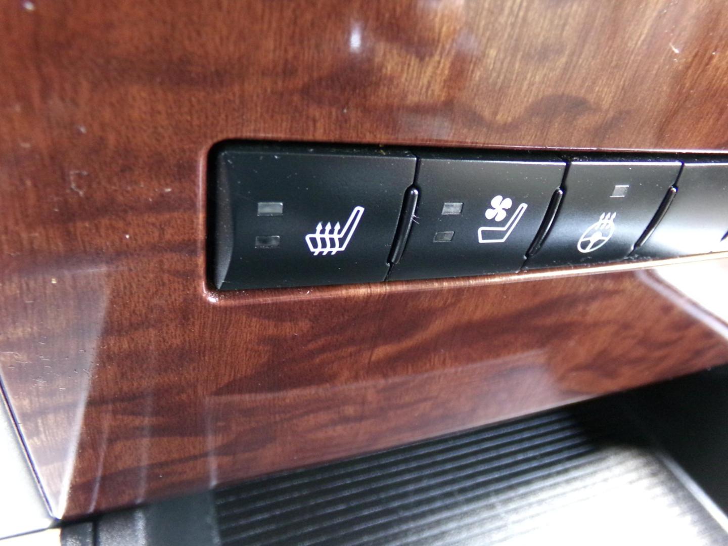 2012 Sarsaparilla Sage Metallic /Tan Dodge Ram 1500 Laramie Quad Cab 2WD (1C6RD6JT1CS) with an 5.7L V8 OHV 16V engine, 6-Speed Automatic transmission, located at 401 First NE, Bearden, AR, 71720, (870) 687-3414, 33.726528, -92.611519 - Photo#18