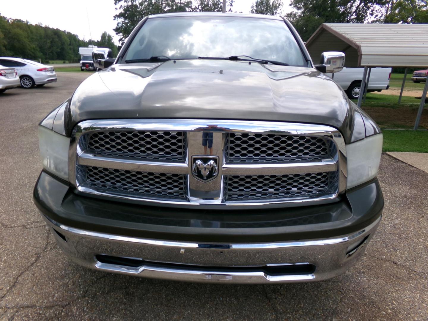 2012 Sarsaparilla Sage Metallic /Tan Dodge Ram 1500 Laramie Quad Cab 2WD (1C6RD6JT1CS) with an 5.7L V8 OHV 16V engine, 6-Speed Automatic transmission, located at 401 First NE, Bearden, AR, 71720, (870) 687-3414, 33.726528, -92.611519 - Photo#26