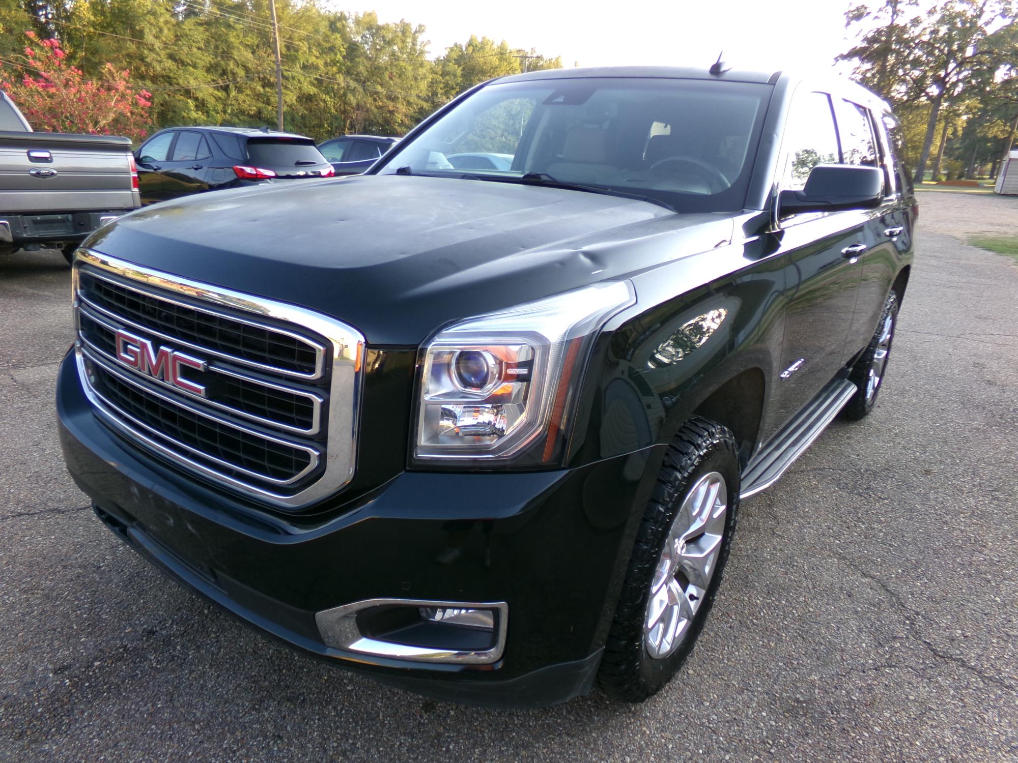 photo of 2016 GMC Yukon SLE 4WD