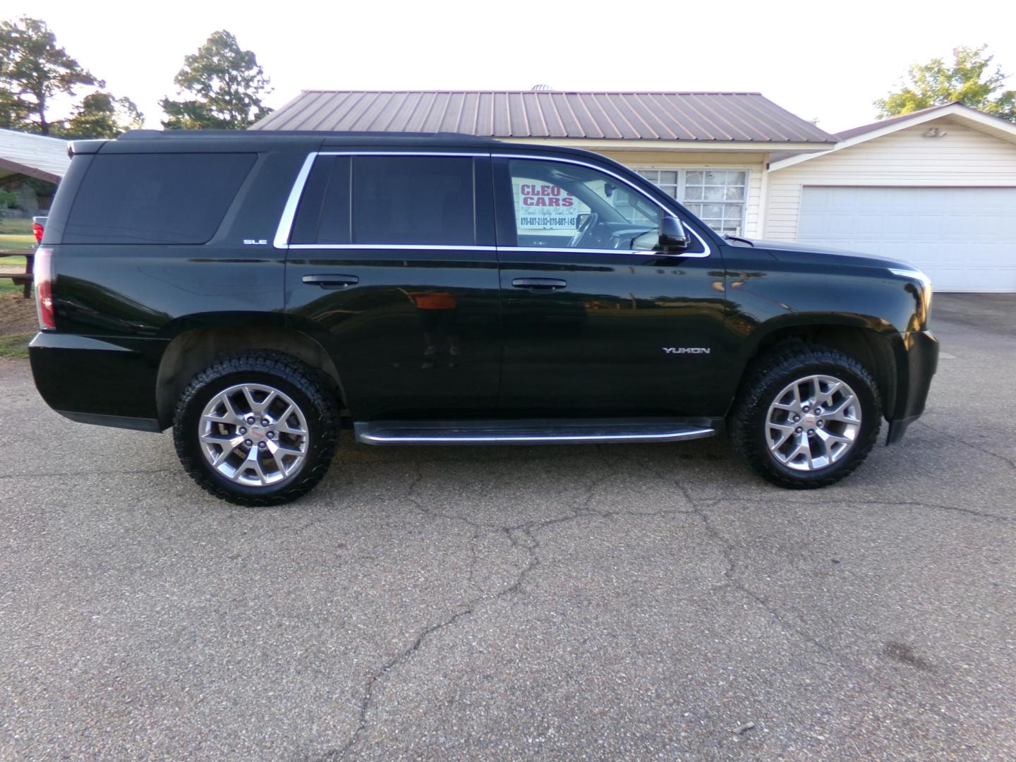2016 Green With Envy Metallic /Tan GMC Yukon SLE 4WD (1GKS2AKC8GR) with an 5.3L V8 OHV 16V engine, 6A transmission, located at 401 First NE, Bearden, AR, 71720, (870) 687-3414, 33.726528, -92.611519 - Photo#24