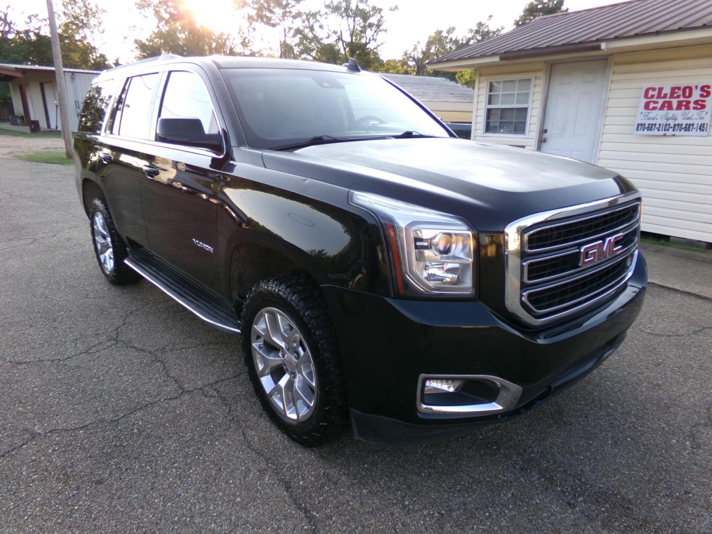 2016 Green With Envy Metallic /Tan GMC Yukon SLE 4WD (1GKS2AKC8GR) with an 5.3L V8 OHV 16V engine, 6A transmission, located at 401 First NE, Bearden, AR, 71720, (870) 687-3414, 33.726528, -92.611519 - Photo#26