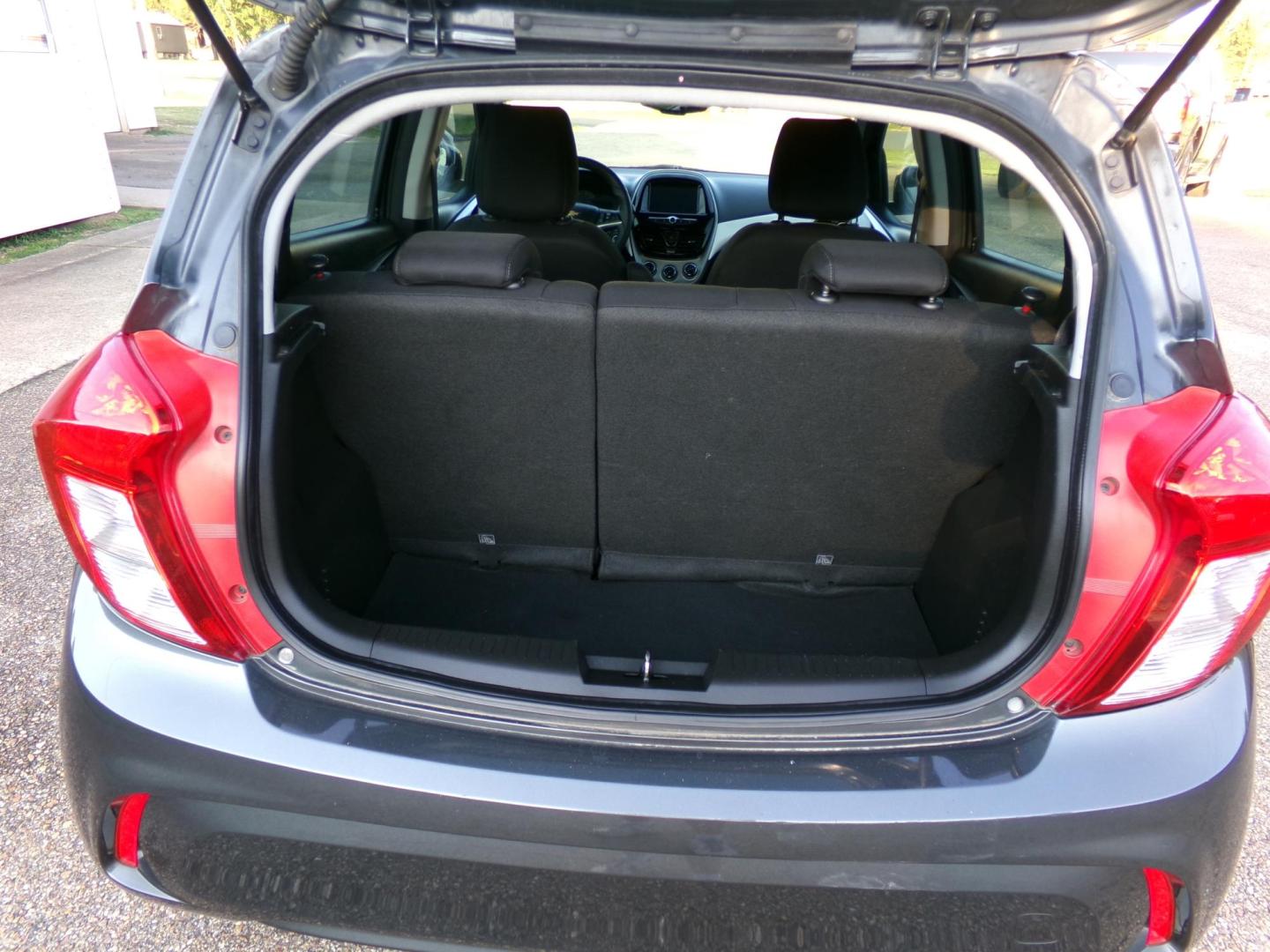 2017 Son of a Gun Gray Metallic /Charcoal Chevrolet Spark 1LT CVT (KL8CD6SA2HC) with an 1.4L L4 16V DOHC engine, CVT transmission, located at 401 First NE, Bearden, AR, 71720, (870) 687-3414, 33.726528, -92.611519 - Photo#3