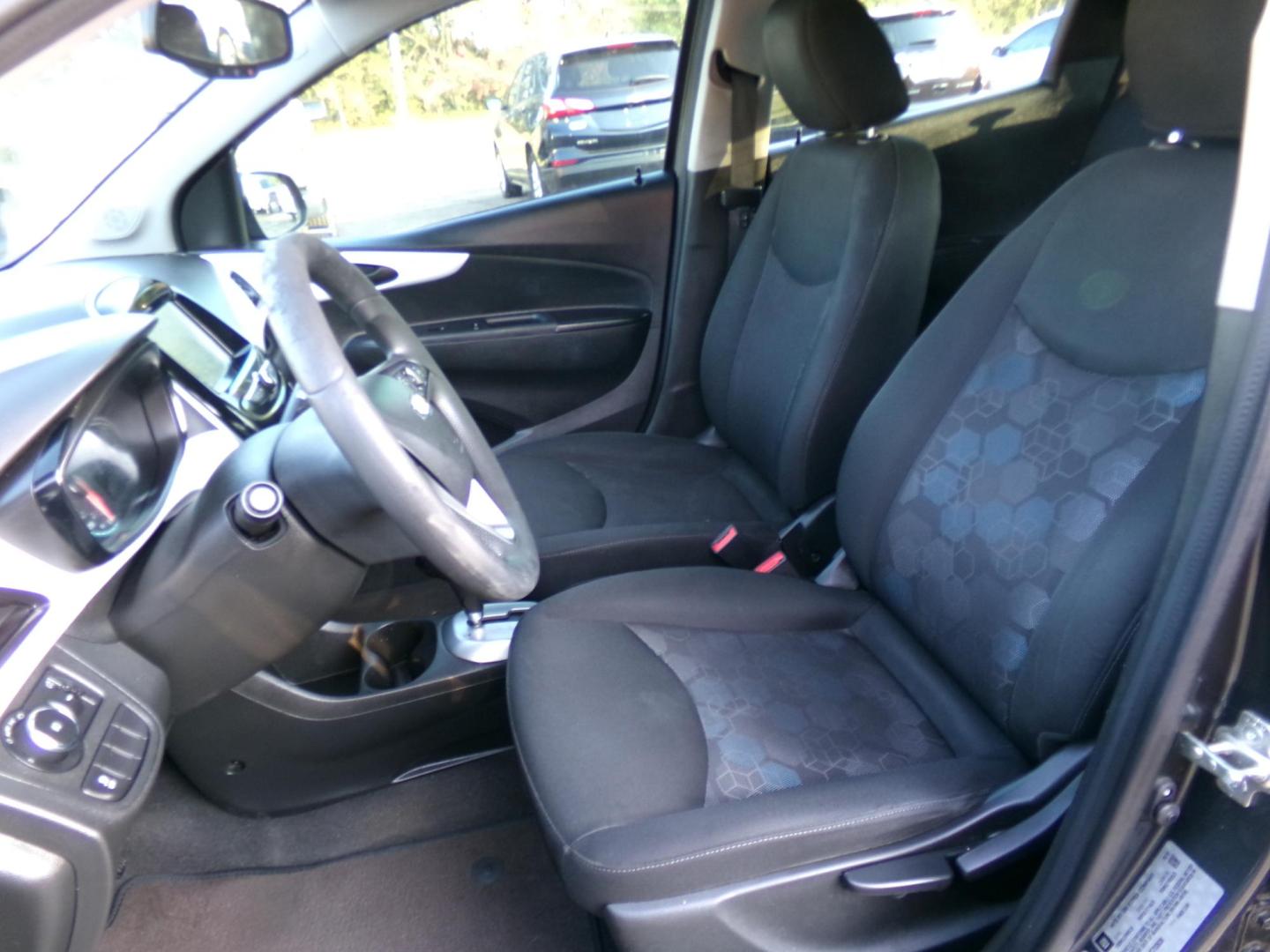 2017 Son of a Gun Gray Metallic /Charcoal Chevrolet Spark 1LT CVT (KL8CD6SA2HC) with an 1.4L L4 16V DOHC engine, CVT transmission, located at 401 First NE, Bearden, AR, 71720, (870) 687-3414, 33.726528, -92.611519 - Photo#6
