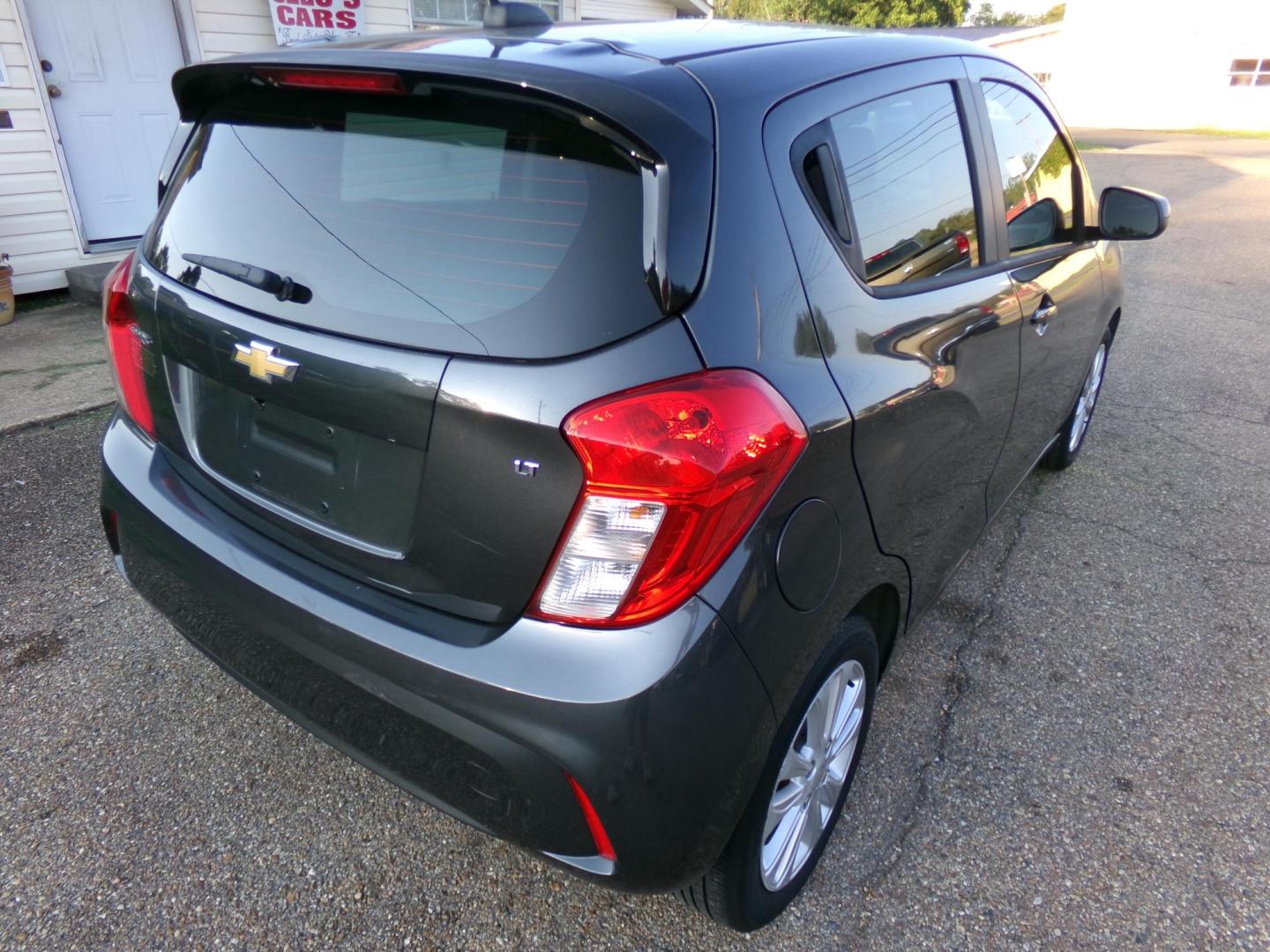 2017 Son of a Gun Gray Metallic /Charcoal Chevrolet Spark 1LT CVT (KL8CD6SA2HC) with an 1.4L L4 16V DOHC engine, CVT transmission, located at 401 First NE, Bearden, AR, 71720, (870) 687-3414, 33.726528, -92.611519 - Photo#17