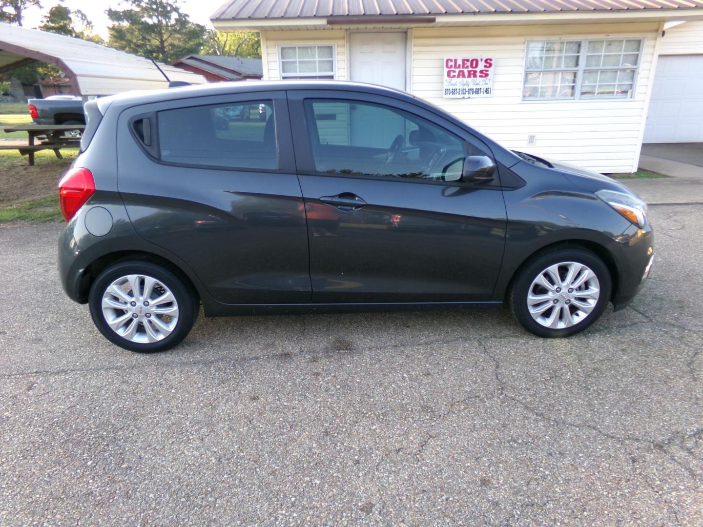 2017 Son of a Gun Gray Metallic /Charcoal Chevrolet Spark 1LT CVT (KL8CD6SA2HC) with an 1.4L L4 16V DOHC engine, CVT transmission, located at 401 First NE, Bearden, AR, 71720, (870) 687-3414, 33.726528, -92.611519 - Photo#18