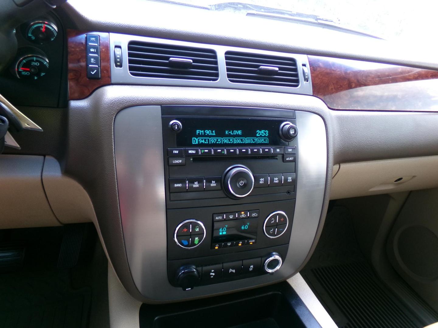2012 Olympic White /Tan GMC Sierra 1500 SLT Crew Cab 4WD (3GTP2WE78CG) with an 5.3L V8 OHV 16V FFV engine, 6-Speed Automatic transmission, located at 401 First NE, Bearden, AR, 71720, (870) 687-3414, 33.726528, -92.611519 - Photo#10