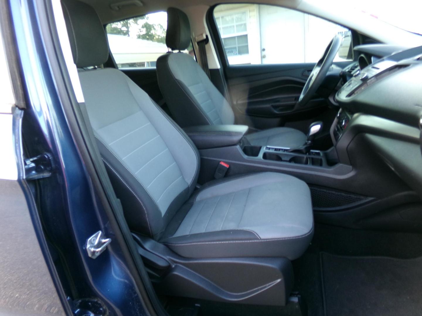 2018 Blue Diamond Metallic /Charcoal Ford Escape S FWD (1FMCU0F76JU) with an 2.5L L4 DOHC 16V engine, 6A transmission, located at 401 First NE, Bearden, AR, 71720, (870) 687-3414, 33.726528, -92.611519 - Photo#17