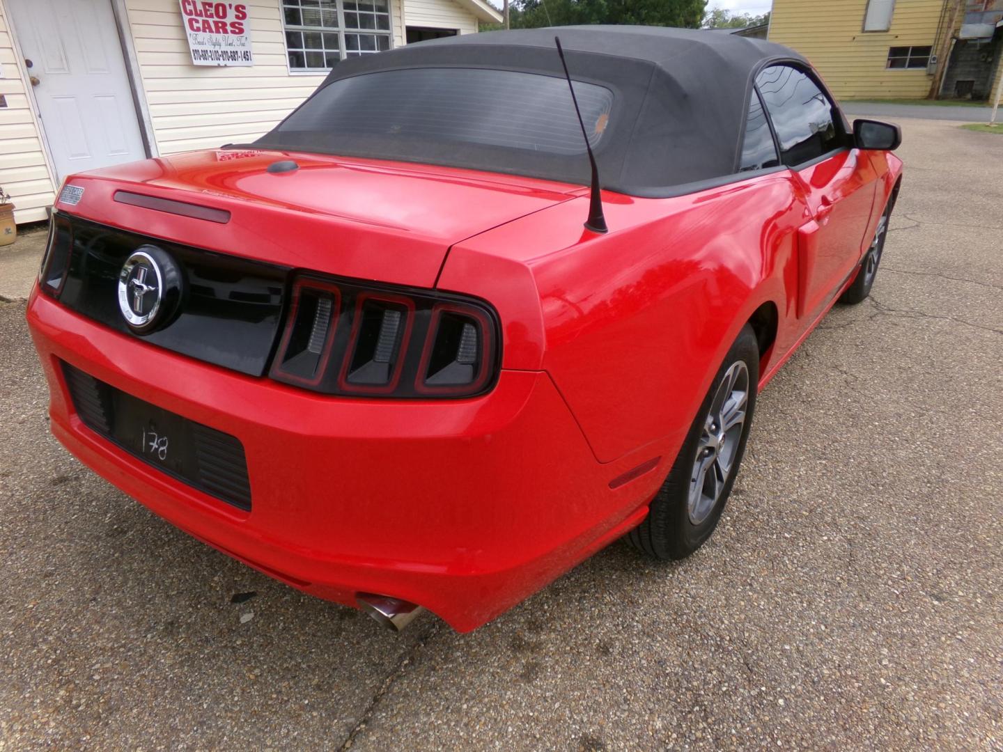 2014 Performance Red /Black Ford Mustang V6 Convertible (1ZVBP8EM1E5) with an 3.7L V6 DOHC 24V engine, Automatic transmission, located at 401 First NE, Bearden, AR, 71720, (870) 687-3414, 33.726528, -92.611519 - Photo#19