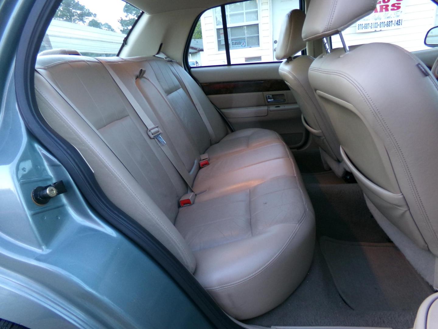 2005 Light Tundra Metallic /Tan Mercury Grand Marquis LS Premium (2MEHM75W25X) with an 4.6L V8 OHC 16V engine, 4-Speed Automatic Overdrive transmission, located at 401 First NE, Bearden, AR, 71720, (870) 687-3414, 33.726528, -92.611519 - Photo#16