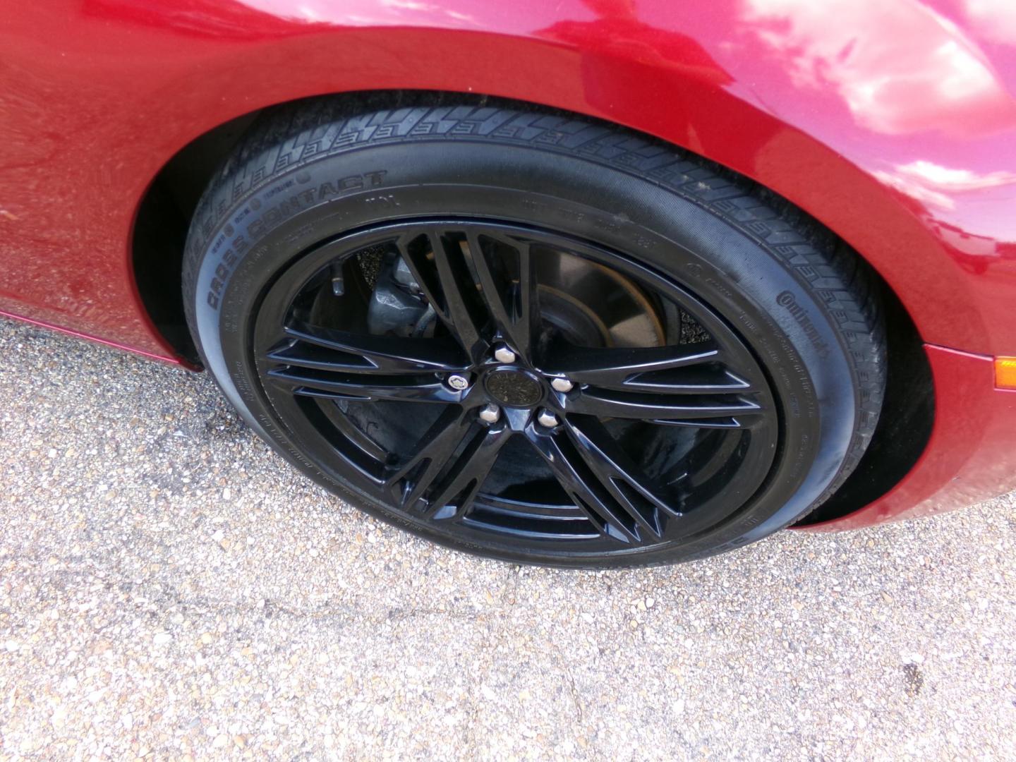 2013 Victory Red /Black Chevrolet Camaro Coupe 2LT (2G1FC1E34D9) with an 3.6L V6 DOHC 24V FFV engine, 6-Speed Automatic transmission, located at 401 First NE, Bearden, AR, 71720, (870) 687-3414, 33.726528, -92.611519 - Photo#4