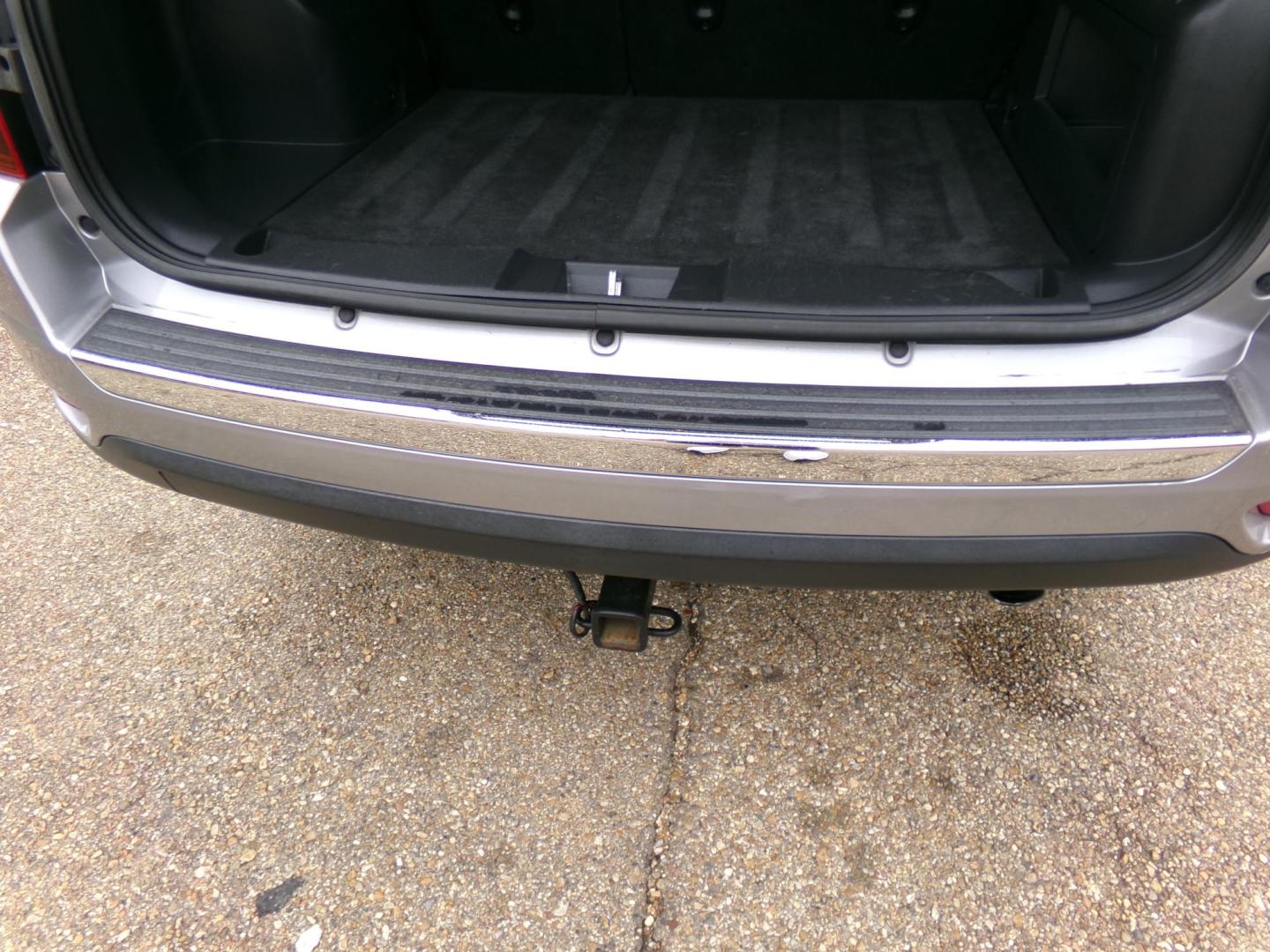 2016 Silver /Black Jeep Compass Latitude FWD (1C4NJCEA3GD) with an 2.0L L4 DOHC 16V engine, CVT transmission, located at 401 First NE, Bearden, AR, 71720, (870) 687-3414, 33.726528, -92.611519 - Photo#4